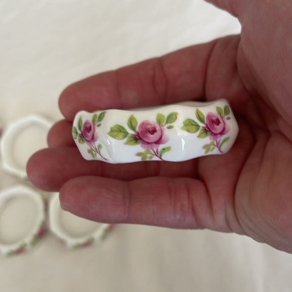 Vintage Set of Six AJL Bone China Napkin Rings Floral Design - Picture 3 of 6